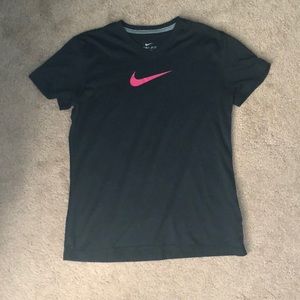 Youth women’s Nike T-shirt